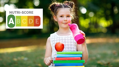 Evaluation Nutri-score de la collation d'une petite fille (pomme, eau).
